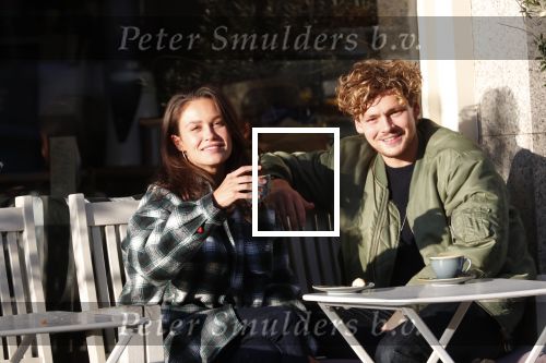 Amsterdam 31 oktober 2019
Holly Brood en Soy Kroon op terras.