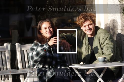 Amsterdam 31 oktober 2019
Holly Brood en Soy Kroon op terras.