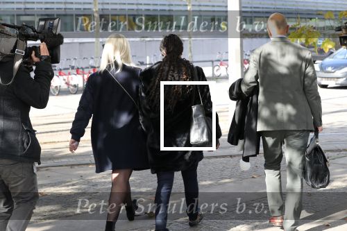 Antwerpen, 10 Oktober 2019
Imanuelle Grives met een vriendin en haar advocaat  John Maes