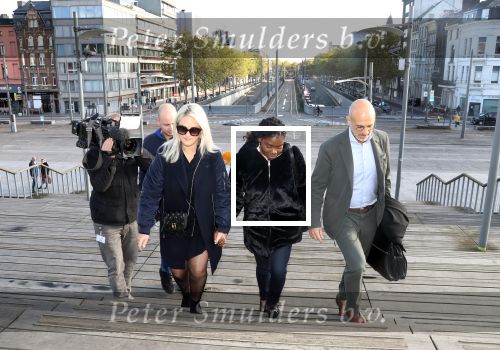Antwerpen, 10 Oktober 2019
Imanuelle Grives met een vriendin en haar advocaat  John Maes