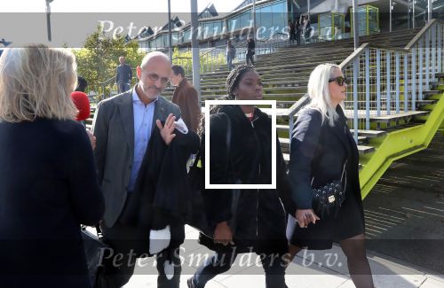 Antwerpen, 10 Oktober 2019
Imanuelle Grives met een vriendin en haar advocaat  John Maes