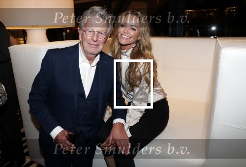 Naarden 31 oktober 2019
50 jaar Jan des Bouvrie als ontwerper werkzaam. Feest is in het Arsenaal. Inge de Bruijn kwam met een kennis