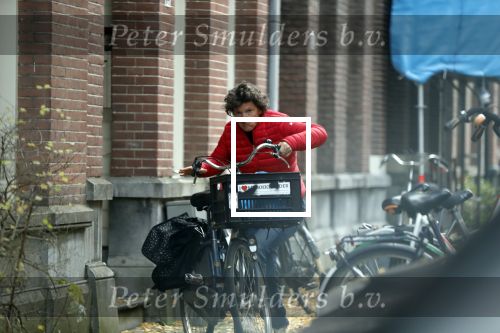 Amsterdam 2 november 2019
Kajsa Ollongren haar huis en auto. Haar partner irene v d Brekel vertrekt op de fiets
