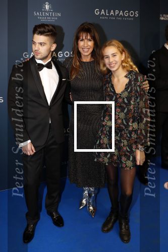 Amsterdam 28 oktober 2019
Premiere Galapagos in Tuschinski. Isa Hoes met haar kinderen
