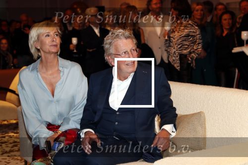 Naarden 31 oktober 2019
50 jaar Jan des Bouvrie als ontwerper werkzaam. Feest is in het Arsenaal. Jan en Monique