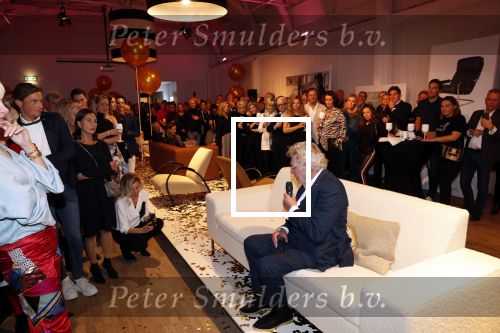 Naarden 31 oktober 2019
50 jaar Jan des Bouvrie als ontwerper werkzaam. Feest is in het Arsenaal. Jan en Monique