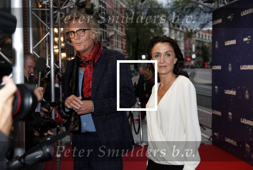 Amsterdam 13 oktober 2019
Premiere Lazarus in het deLamar theater. Jeroen Pauw kwam met zijn vriendin en kwam op de loper ex vriendin Manuela Kemp tegen