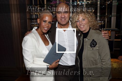 Amsterdam 3 november 2019
Boekpresentatie Yce Sidibeh in hotel 27 . John v d Heuvel met zijn vrouw