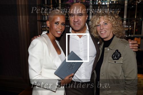 Amsterdam 3 november 2019
Boekpresentatie Yce Sidibeh in hotel 27 . John v d Heuvel met zijn vrouw