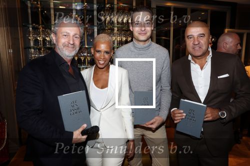 Amsterdam 3 november 2019
Boekpresentatie Yce Sidibeh in hotel 27 . Mark Teurlings Lange Frans en John v d Heuvel