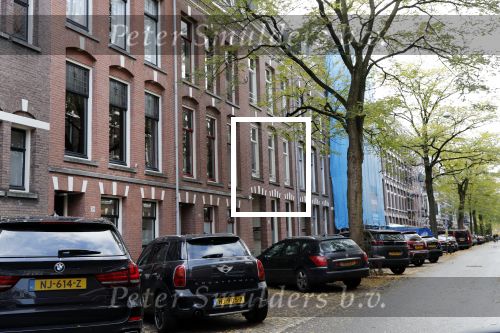 Amsterdam 2 november 2019
Kajsa Ollongren haar huis en auto. Haar partner irene v d Brekel vertrekt op de fiets