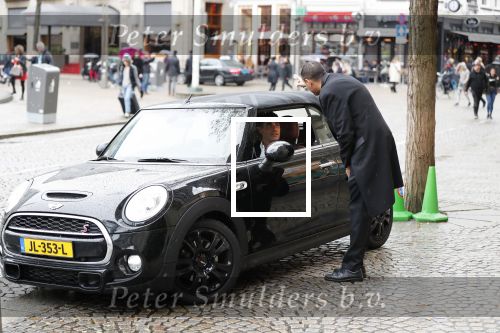 Amsterdam 3 november 2019
Kenneth Perez met zijn mini copper cabrio op de Dam.