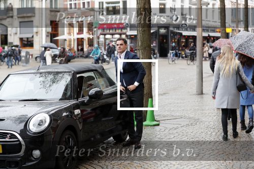 Amsterdam 3 november 2019
Kenneth Perez met zijn mini copper cabrio op de Dam.