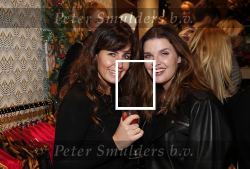 Amsterdam 12 november 2019
Presentatie en opening winkel Shoeby van Fred v Leer en Nicolette v Dam.
Kirsten Schilder en Manon Meijer