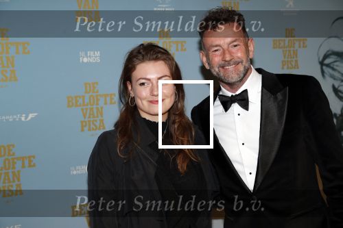 Amsterdam 7 oktober 2019
Premiere de belofte van Pisa in Tuschinski. raymond v d Klundert (Kluun) met zijn dochter
