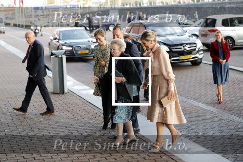 Amsterdam 4 november 2019
Koningin Maxima en prinses Beatrix arriveren bij uitreiking prins Bernhard cultuurprijs in theater aan het IJ.