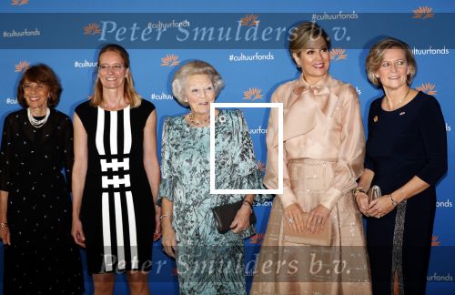 Amsterdam 4 november 2019
Koningin Maxima en prinses Beatrix arriveren bij uitreiking prins Bernhard cultuurprijs in theater aan het IJ.