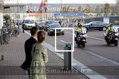 Amsterdam 4 november 2019
Koningin Maxima en prinses Beatrix arriveren bij uitreiking prins Bernhard cultuurprijs in theater aan het IJ. Audi A8 van koningin Maxima