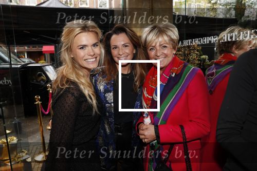 Amsterdam 12 november 2019
Presentatie en opening winkel Shoeby van Fred v Leer en Nicolette v Dam.
Nicolette Fred Leontine Borsato en Caroline Tensen