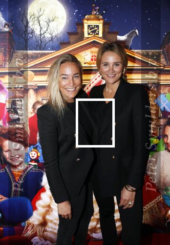 Amsterdam 5 oktober 2019
Premiere Sinterklaasfilm in pathe Arena . Lieke en Jette v Lexmond