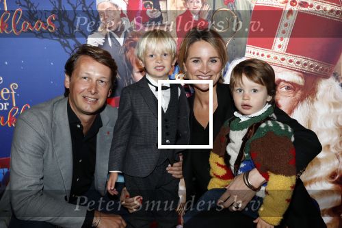 Amsterdam 5 oktober 2019
Premiere Sinterklaasfilm in pathe Arena . Lieke v Lexmond kwam met haar man Bas v Veggel en hun zoons