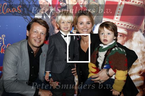 Amsterdam 5 oktober 2019
Premiere Sinterklaasfilm in pathe Arena . Lieke v Lexmond kwam met haar man Bas v Veggel en hun zoons