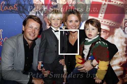 Amsterdam 5 oktober 2019
Premiere Sinterklaasfilm in pathe Arena . Lieke v Lexmond kwam met haar man Bas v Veggel en hun zoons
