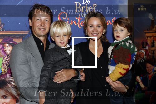 Amsterdam 5 oktober 2019
Premiere Sinterklaasfilm in pathe Arena . Lieke v Lexmond kwam met haar man Bas v Veggel en hun zoons