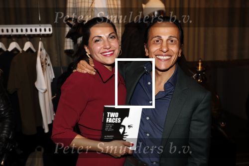 Amsterdam 12 november 2019
lancering van het boek Two Faces van Ali Pirayesh in the Dutchess.
Ali met zijn zus Lili Genee