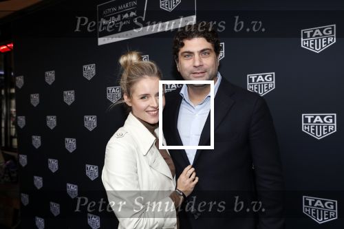 Amsterdam 16 oktober 2019
Presentatie nieruwe Tag Heuer Max Verstappen horloge bij Majestic. Max arriveert in een speciale Aston Martin op de dam in Amsterdam. Shelly sterk presenteert de presentatie. Liza Sips met partner Ralph Manheim