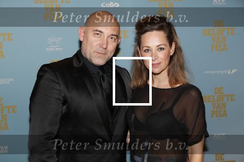 Amsterdam 7 oktober 2019
Premiere de belofte van Pisa in Tuschinski. Loek Peters met partner