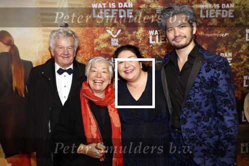Amsterdam 14 oktober 2019
Premiere Wat is dan liefde in Tuschinski. Maarten Heijmans met zijn zus en ouders