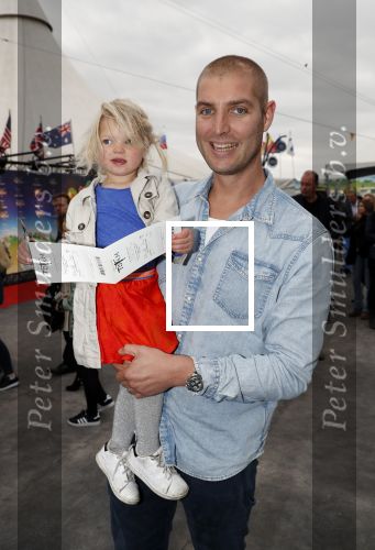 Den Haag 13 september 2019
Premiere Cirque du Soleil op het malieveld in Den Haag. Maarten v d Weijden met vrouw en dochters