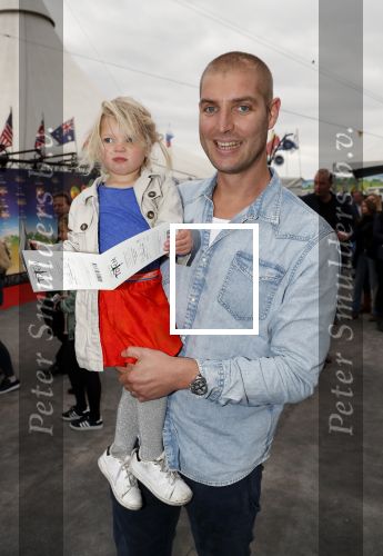 Den Haag 13 september 2019
Premiere Cirque du Soleil op het malieveld in Den Haag. Maarten v d Weijden met vrouw en dochters