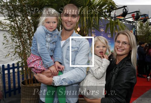 Den Haag 13 september 2019
Premiere Cirque du Soleil op het malieveld in Den Haag. Maarten v d Weijden met vrouw en dochters