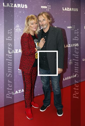 Amsterdam 13 oktober 2019
Premiere Lazarus in het deLamar theater. Manuela Kemp met partner