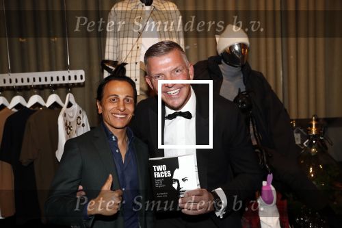 Amsterdam 12 november 2019
lancering van het boek Two Faces van Ali Pirayesh in the Dutchess.
Ali met mark v Nieuwkerk