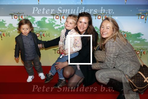 Den Haag 13 september 2019
Premiere Cirque du Soleil op het malieveld in Den Haag. Marly v d Velden en Carolien Spoor met kinderen