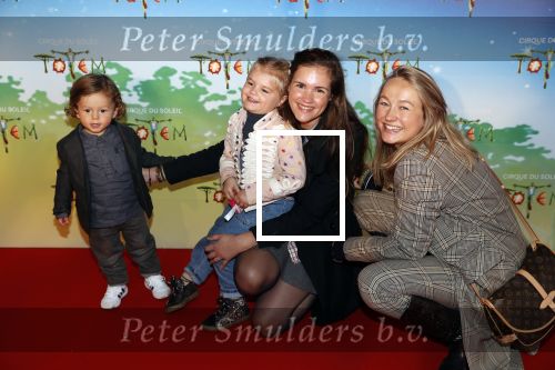 Den Haag 13 september 2019
Premiere Cirque du Soleil op het malieveld in Den Haag. Marly v d Velden en Carolien Spoor met kinderen