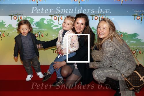 Den Haag 13 september 2019
Premiere Cirque du Soleil op het malieveld in Den Haag. Marly v d Velden en Carolien Spoor met kinderen