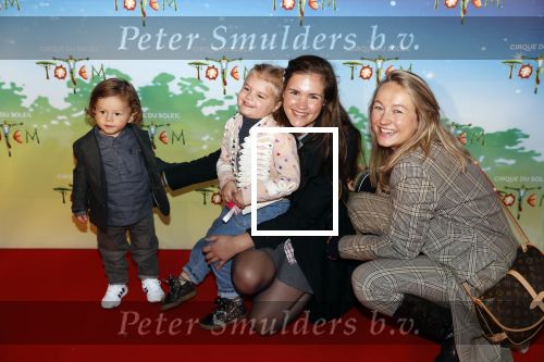 Den Haag 13 september 2019
Premiere Cirque du Soleil op het malieveld in Den Haag. Marly v d Velden en Carolien Spoor met kinderen