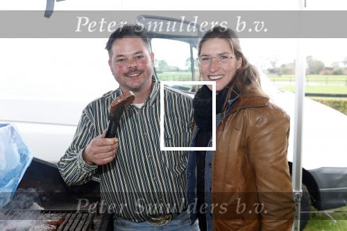 Boekel 19 oktober 2019
Meerdere boeren van boer zoekt vrouw stan op een mini markt in de stallen van Boerin Steffi. Boer Marnix Kneteman met zijn vriendin