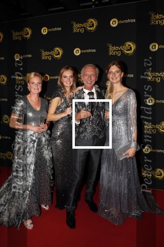 Amsterdam 9 oktober 2019
Uitreiking televizierring 2019 in AFAS Live. Winnaar Martien Meiland met zijn familie