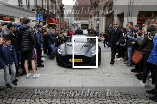 Amsterdam 16 oktober 2019
Presentatie nieruwe Tag Heuer Max Verstappen horloge bij Majestic. Max arriveert in een speciale Aston Martin op de dam in Amsterdam. Shelly sterk presenteert de presentatie.