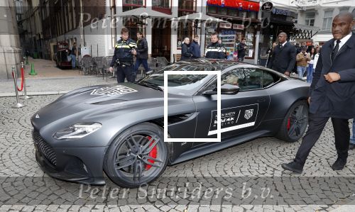 Amsterdam 16 oktober 2019
Presentatie nieruwe Tag Heuer Max Verstappen horloge bij Majestic. Max arriveert in een speciale Aston Martin op de dam in Amsterdam. Shelly sterk presenteert de presentatie.