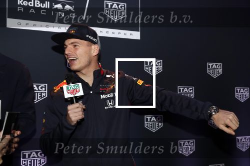 Amsterdam 16 oktober 2019
Presentatie nieruwe Tag Heuer Max Verstappen horloge bij Majestic. Max arriveert in een speciale Aston Martin op de dam in Amsterdam. Shelly sterk presenteert de presentatie.