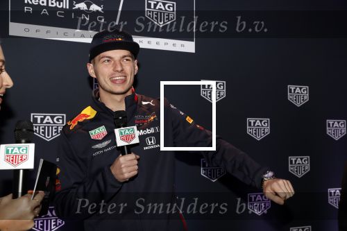 Amsterdam 16 oktober 2019
Presentatie nieruwe Tag Heuer Max Verstappen horloge bij Majestic. Max arriveert in een speciale Aston Martin op de dam in Amsterdam. Shelly sterk presenteert de presentatie.
