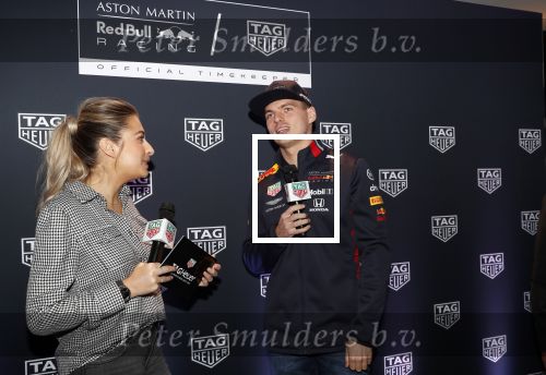 Amsterdam 16 oktober 2019
Presentatie nieruwe Tag Heuer Max Verstappen horloge bij Majestic. Max arriveert in een speciale Aston Martin op de dam in Amsterdam. Shelly sterk presenteert de presentatie.