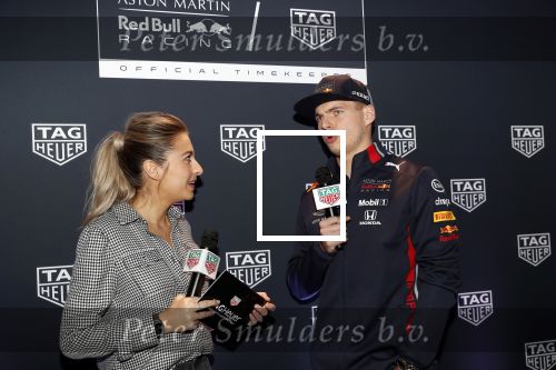 Amsterdam 16 oktober 2019
Presentatie nieruwe Tag Heuer Max Verstappen horloge bij Majestic. Max arriveert in een speciale Aston Martin op de dam in Amsterdam. Shelly sterk presenteert de presentatie.