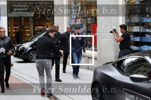 Amsterdam 16 oktober 2019
Presentatie nieruwe Tag Heuer Max Verstappen horloge bij Majestic. Max arriveert in een speciale Aston Martin op de dam in Amsterdam. Shelly sterk presenteert de presentatie.